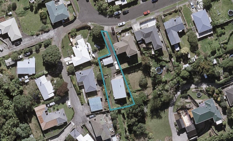 11A York Crescent, Westown, New Plymouth - Carousel 1