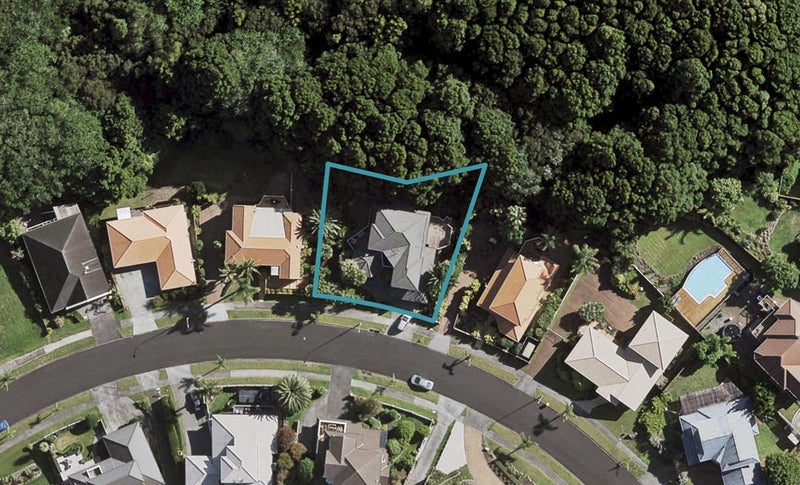 7 Silkwood Grove, Totara Heights, Auckland - Carousel 1
