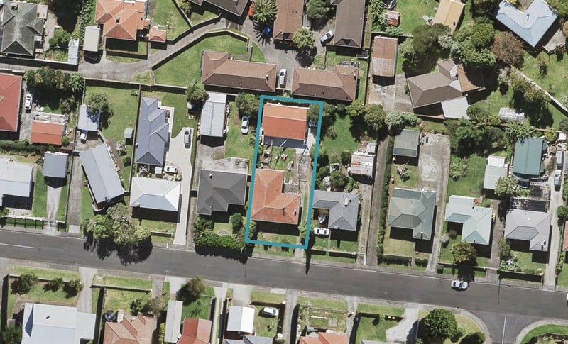10 Glen Norman Avenue, Henderson, Auckland - Carousel 1