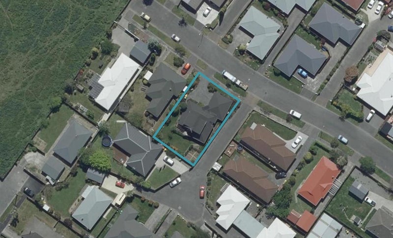 18 Honeysuckle Place, Northcote, Christchurch - Carousel 1