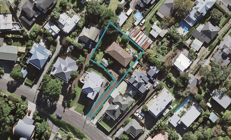67A Palmerston Road, Birkenhead, Auckland - Carousel 1