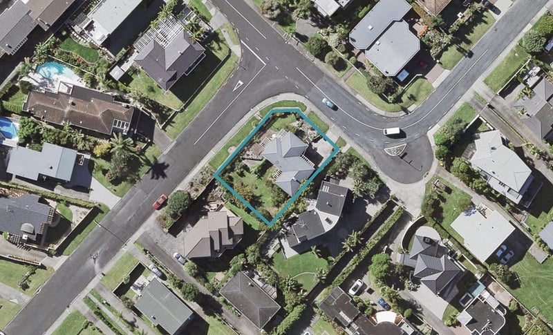 28 Marama Street, Castor Bay, Auckland - Carousel 1