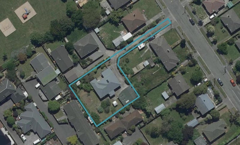 11 Pitcairn Crescent, Bryndwr, Christchurch - Carousel 1