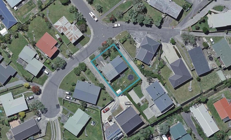 23 Cheyne Walk, Newlands, Wellington - Carousel 1
