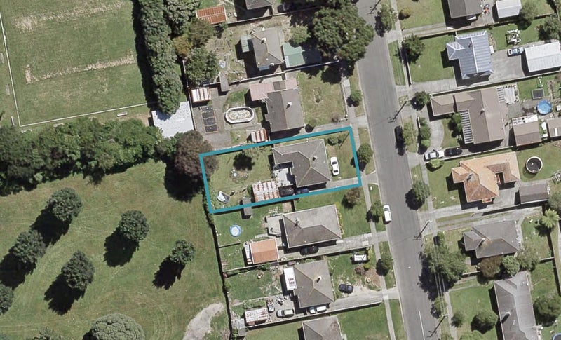 33 Molesworth Street, Taita, Lower Hutt - Carousel 1