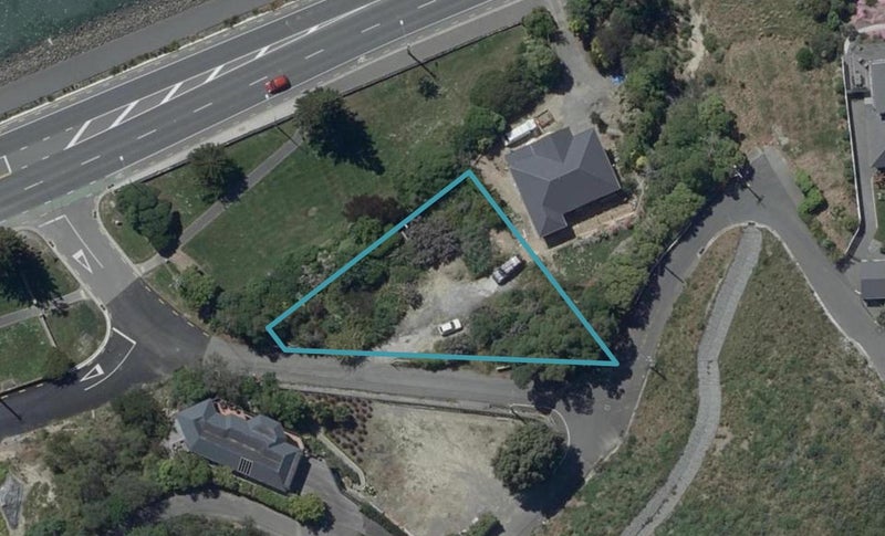 1/1 The Brae, Mount Pleasant, Christchurch - Carousel 1