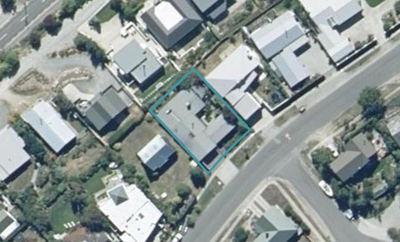 22 Oregon Drive, Kelvin Heights, Queenstown - Carousel 1