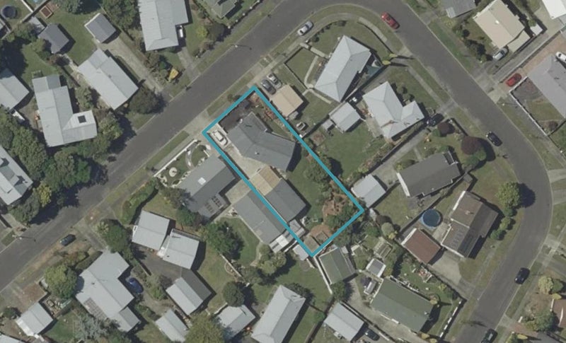 12 Rosedale Crescent, Cloverlea, Palmerston North - Carousel 1