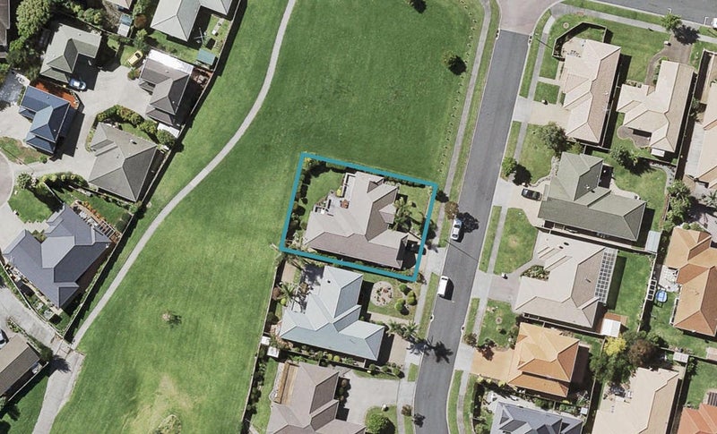 5 Trovare Place, Golflands, Auckland - Carousel 1
