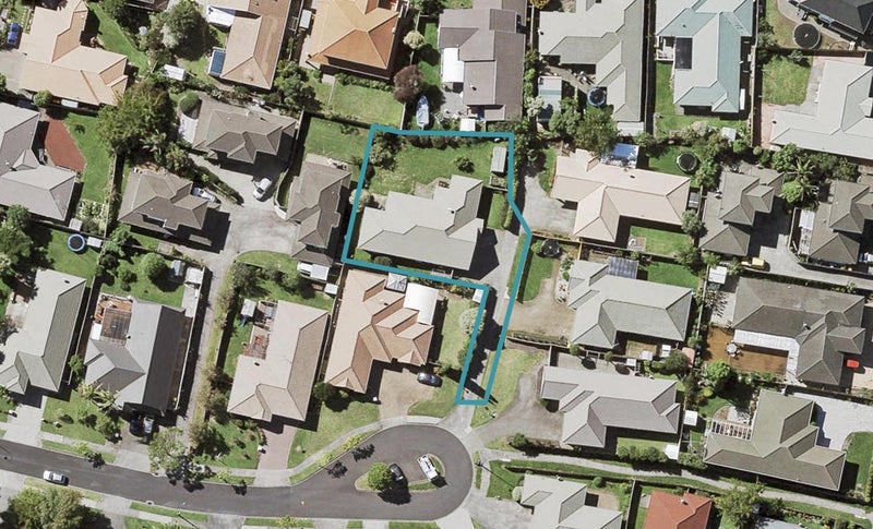 16 Tolben Place, Golflands, Auckland - Carousel 1