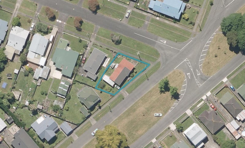 17 Burton Avenue, Whanganui East, Whanganui - Carousel 1