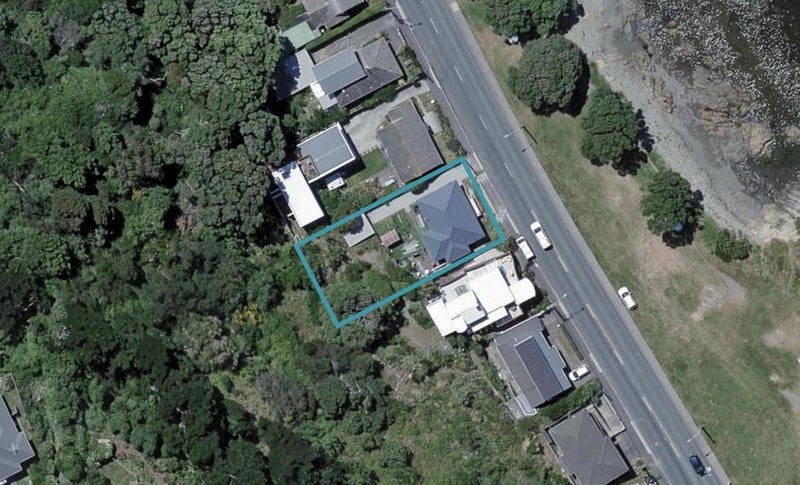 322 Queens Drive, Lyall Bay, Wellington - Carousel 1