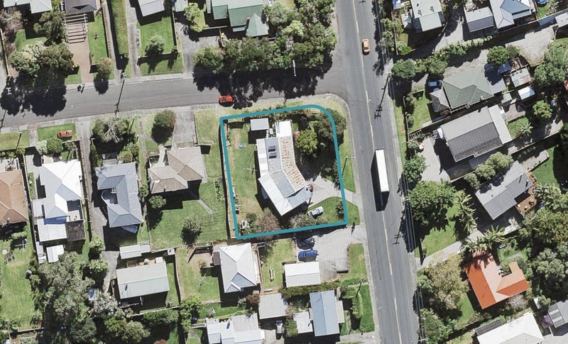 242 Rangatira Road, Beach Haven, Auckland - Carousel 1