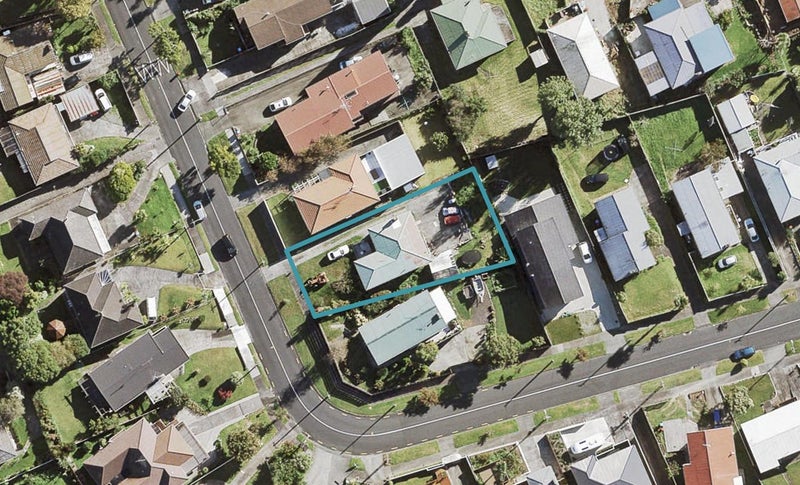 14 Brothers Street, New Windsor, Auckland - Carousel 1