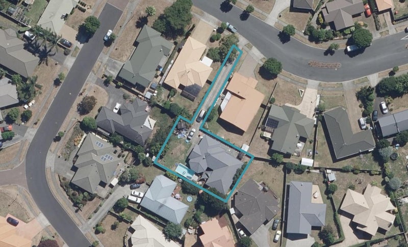 9 Waiwherowhero Drive, St Andrews, Hamilton - Carousel 1