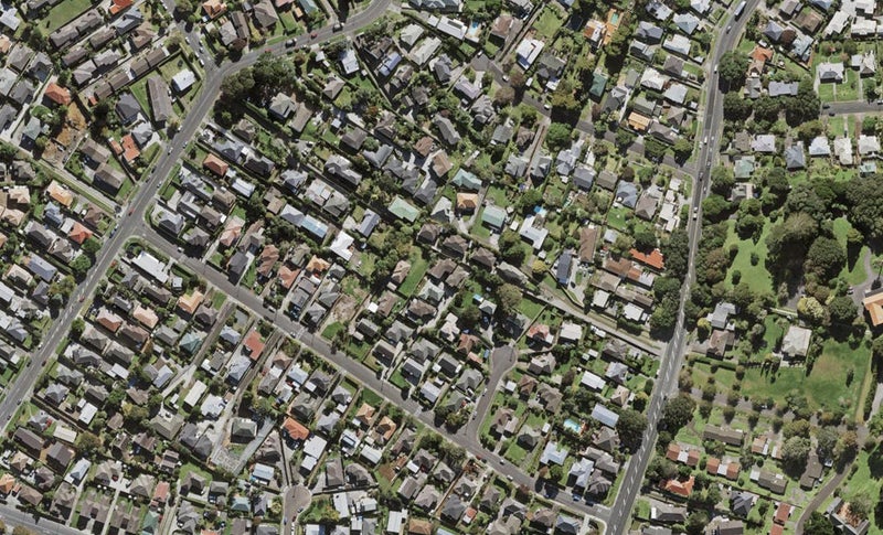 13D Haughey Avenue, Three Kings, Auckland - Carousel 1