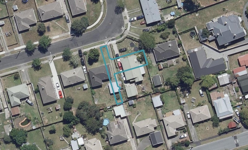 2/74 Marshall Street, Fairfield, Hamilton - Carousel 1