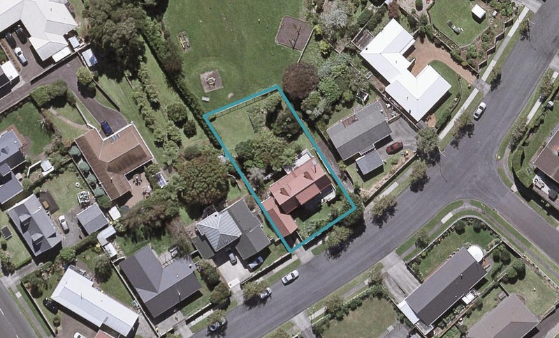 7 Karamea Street, Whalers Gate, New Plymouth - Carousel 1