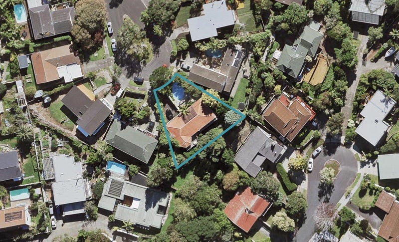 1 Chatswood Grove, Chatswood, Auckland - Carousel 1
