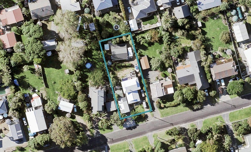 10 First View Avenue, Beachlands, Auckland - Carousel 1