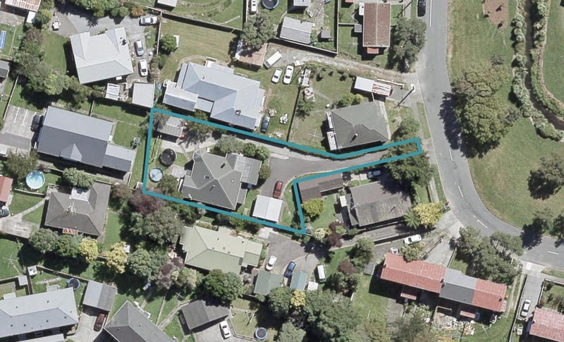 2/487 Riverside Drive, Fairfield, Lower Hutt - Carousel 1