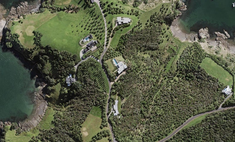 211 Delamore Drive, Oneroa, Waiheke Island - Carousel 1