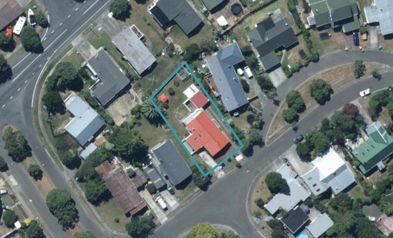 49 Hicks Close, Whitby, Porirua - Carousel 1