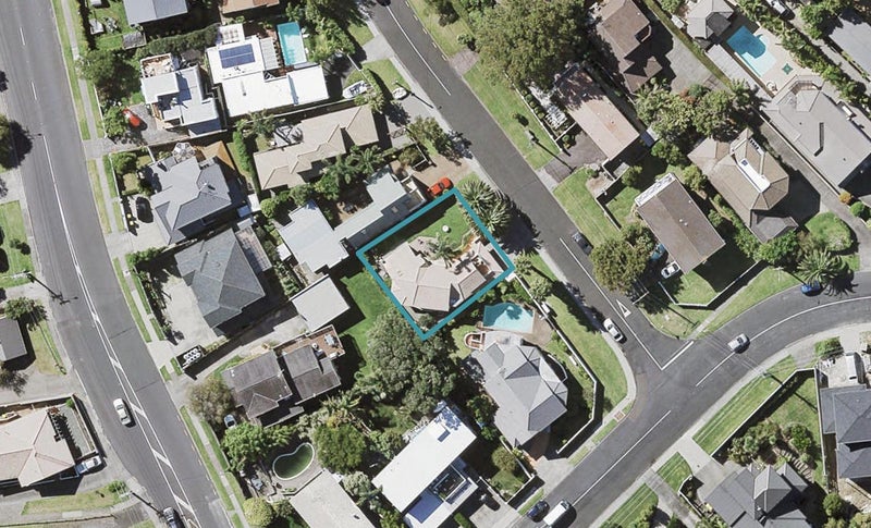 2C Braemar Road, Castor Bay, Auckland - Carousel 1