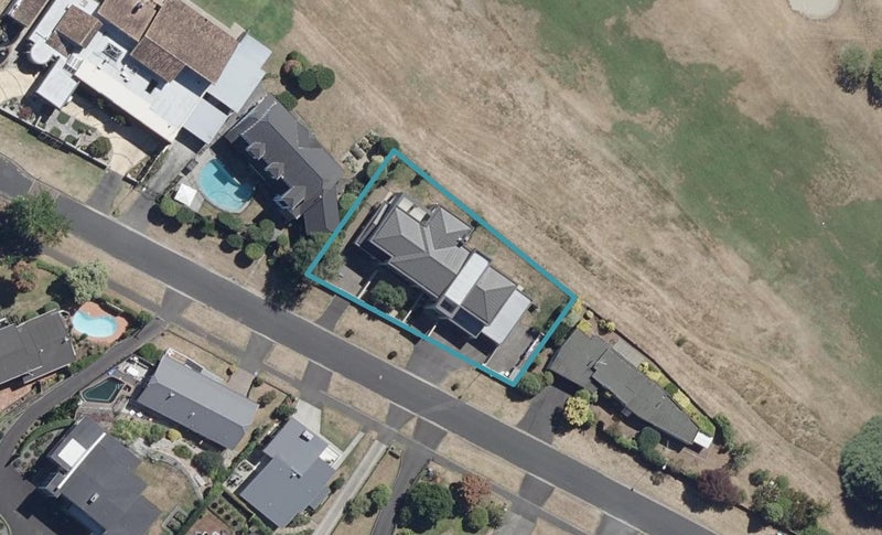 52 St Andrews Terrace, St Andrews, Hamilton - Carousel 1