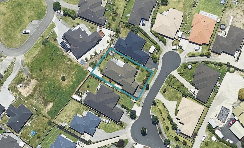 37 Merlot Drive, Pyes Pa, Tauranga - Carousel 1