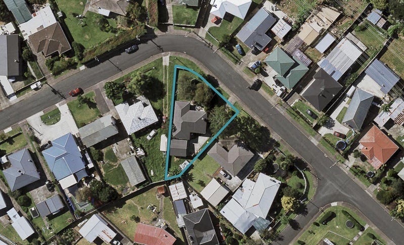 61 Clayton Avenue, Otara, Auckland - Carousel 1