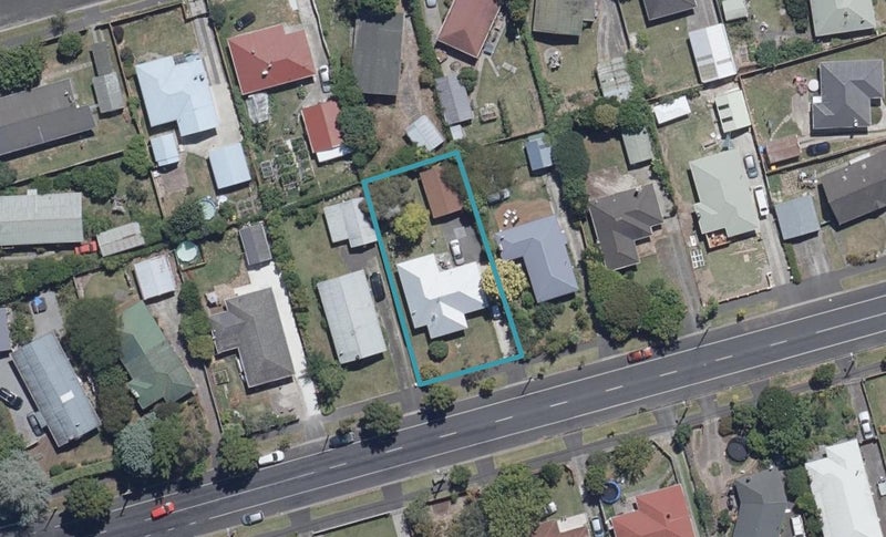 69 Masters Avenue, Hillcrest, Hamilton - Carousel 1