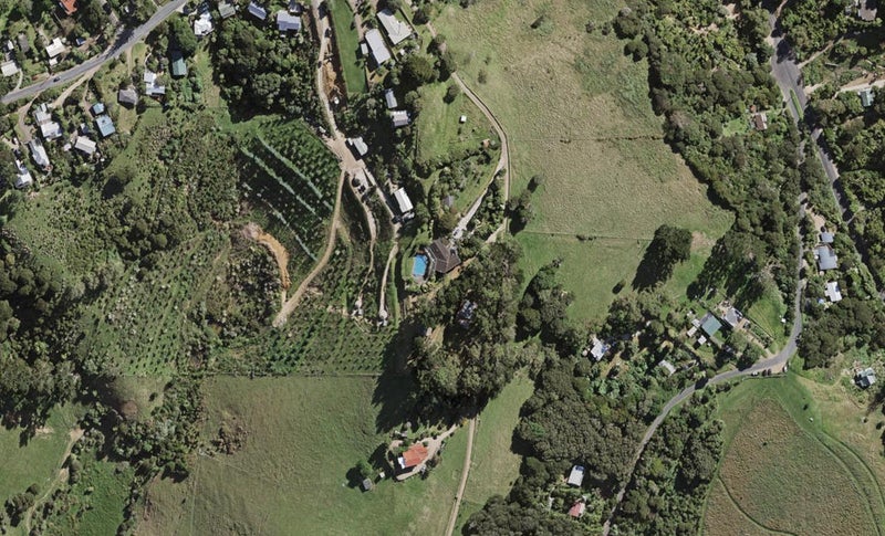 65A Junction Road, Ostend, Waiheke Island - Carousel 1