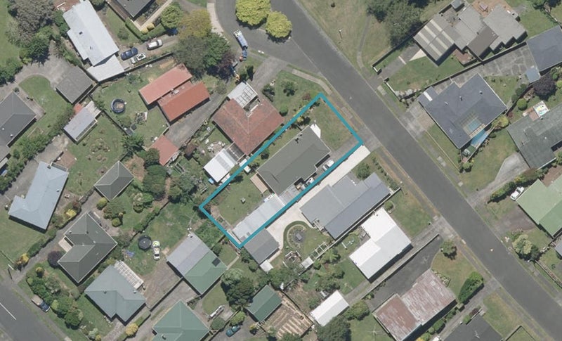 53 Exeter Crescent, Springvale, Whanganui - Carousel 1