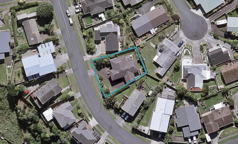 5 Darwin Crescent, Spotswood, New Plymouth - Carousel 1