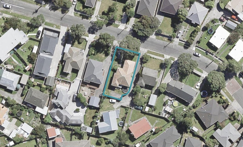 2/10 Tyndall Street, Waiwhetū, Lower Hutt - Carousel 1