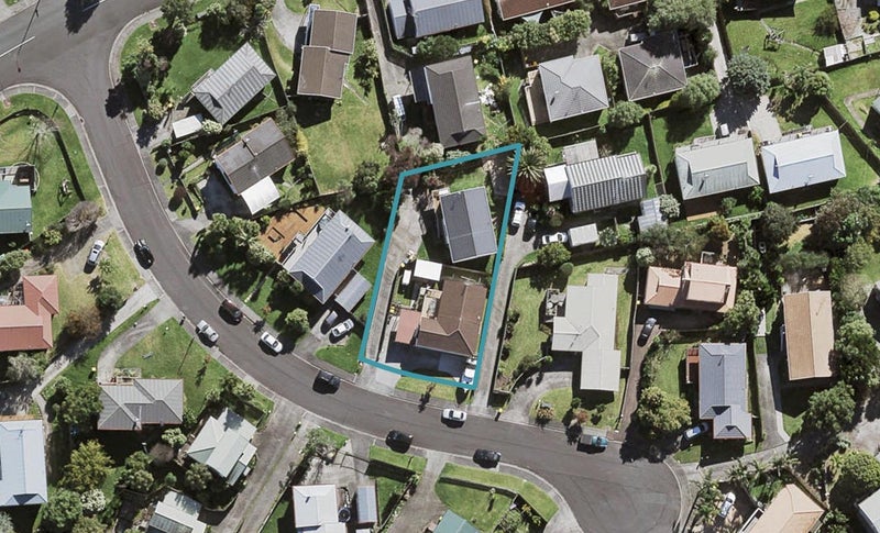 1/6 Grenadine Place, Unsworth Heights, Auckland - Carousel 1