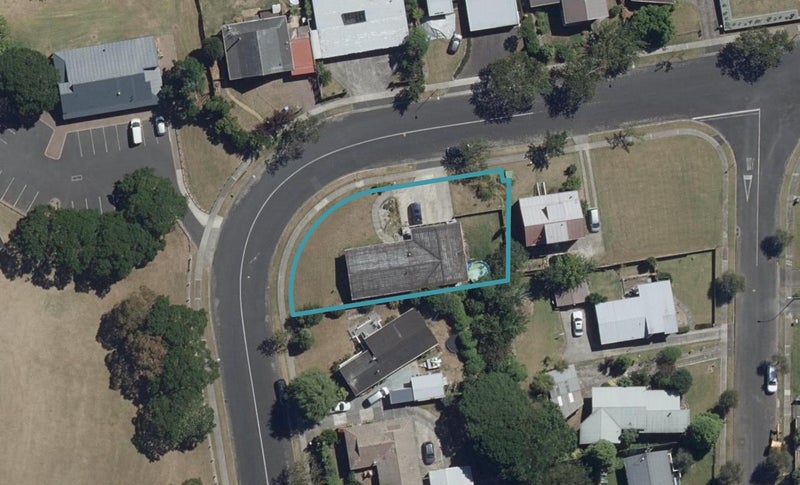 25 Amanda Avenue, Dinsdale, Hamilton - Carousel 1