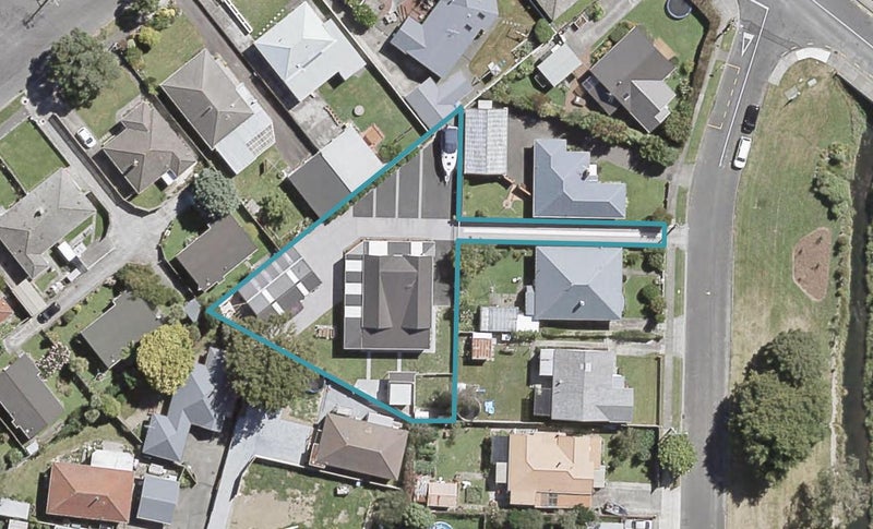 257 Riverside Drive, Waterloo, Lower Hutt - Carousel 1