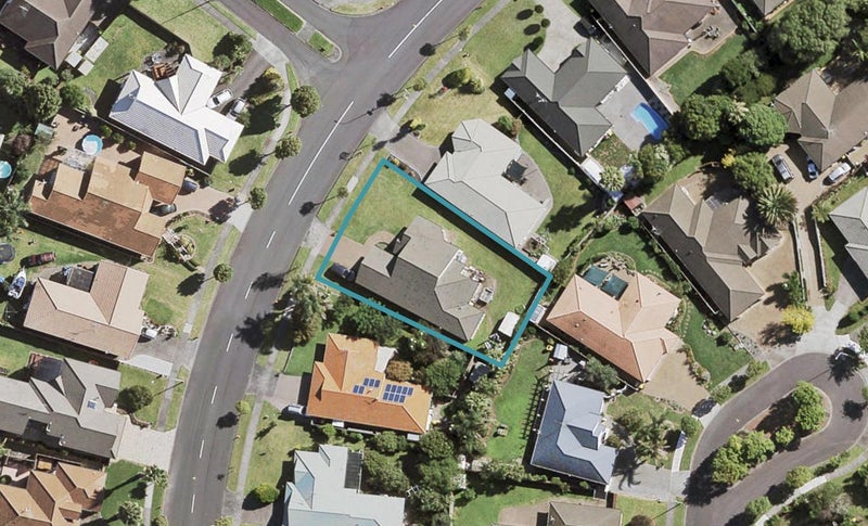 33 Tington Avenue, Wattle Downs, Auckland - Carousel 1