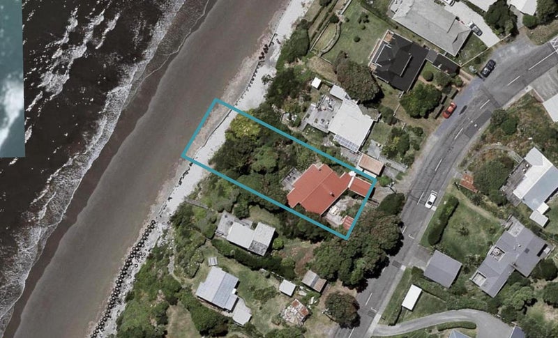74 Ames Street, Paekakariki - Carousel 1