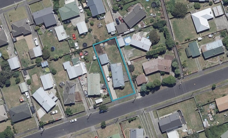 16 Northolt Road, Fairview Downs, Hamilton - Carousel 1