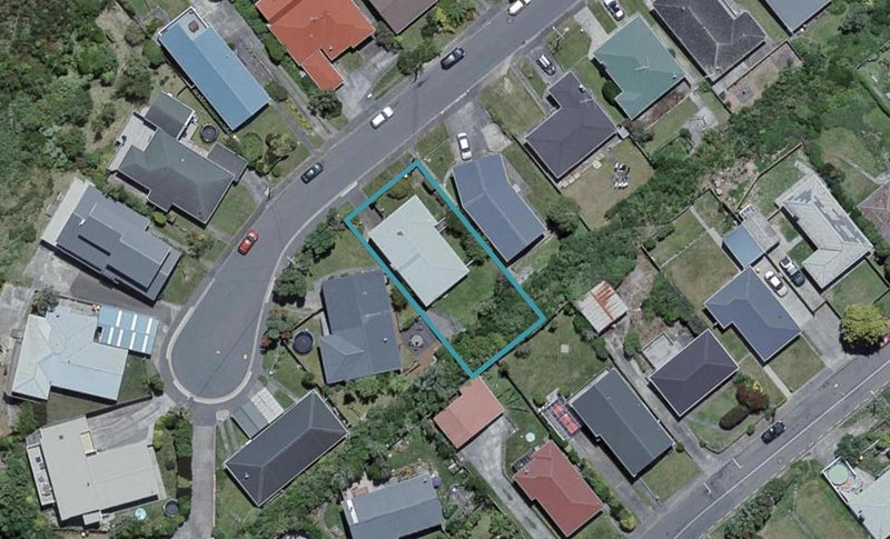 35 Bancroft Terrace, Newlands, Wellington - Carousel 1