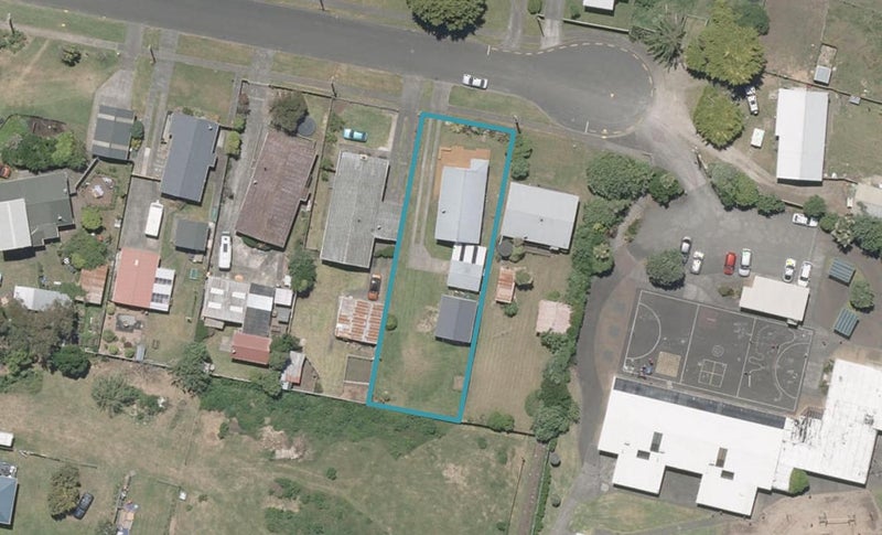 10 Aranui Avenue, Castlecliff, Whanganui - Carousel 1