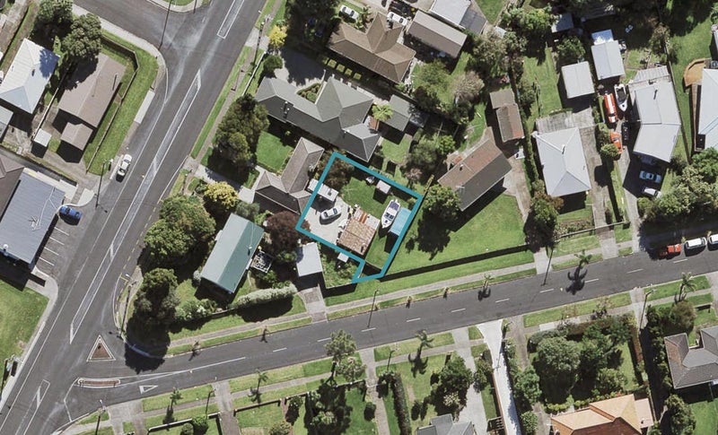 68 Mcintyre Road, Mangere Bridge, Auckland - Carousel 1