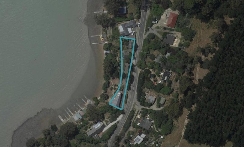 405 Marine Drive, Charteris Bay, Lyttelton - Carousel 1