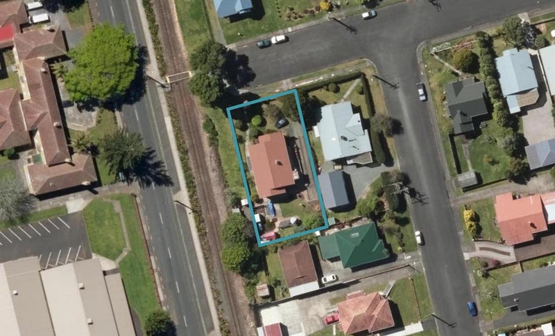 17 Dinniss Avenue, Regent, Whangarei - Carousel 1