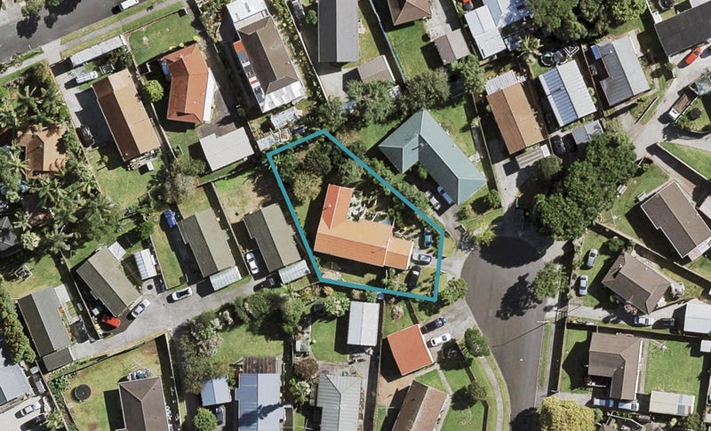 4 Barcroft Place, Clendon Park, Auckland - Carousel 1