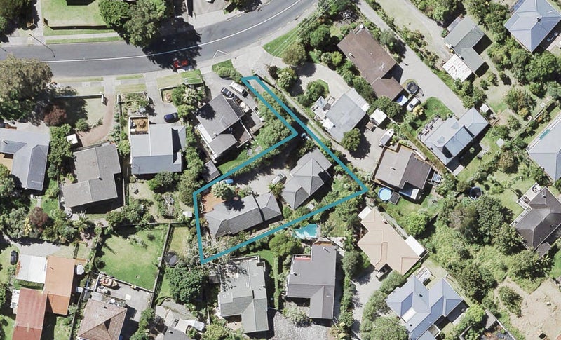 2/60 Glencoe Road, Browns Bay, Auckland - Carousel 1