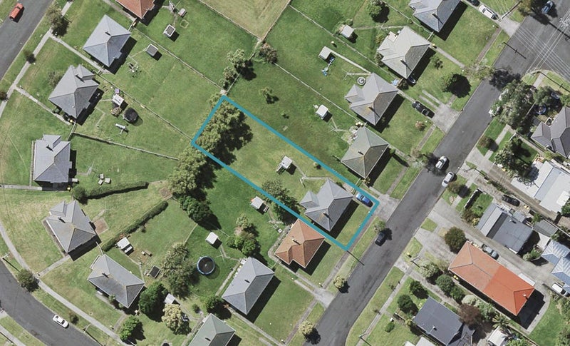 83 Eversleigh Road, Belmont, Auckland - Carousel 1